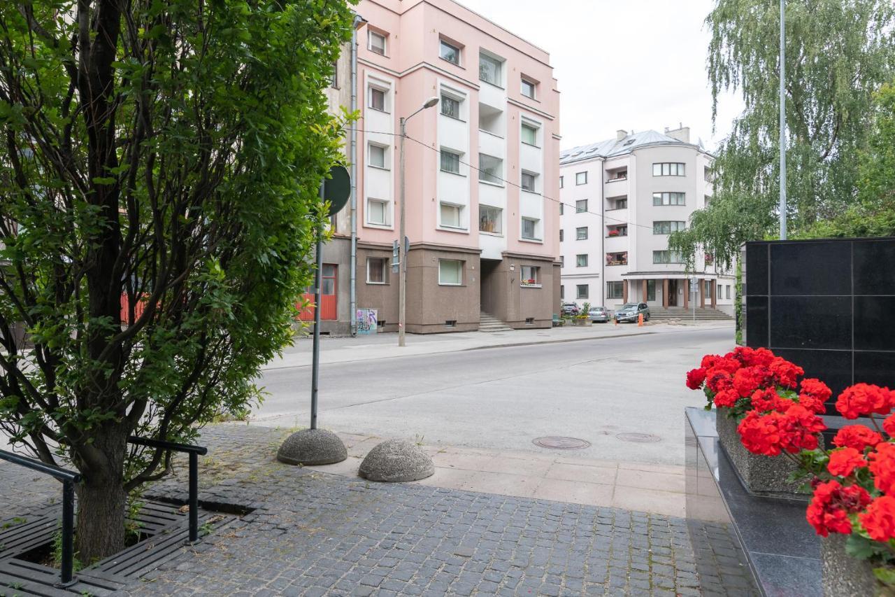 Cozy Stylish Studio Apartment With Free Parking By Centralapartments تالين المظهر الخارجي الصورة